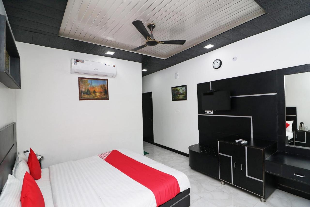 Capital O 4747 Imperial Hotel Katra ภายนอก รูปภาพ