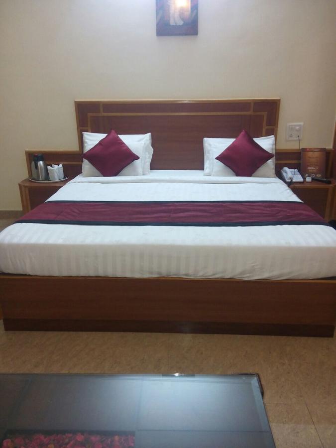 Capital O 4747 Imperial Hotel Katra ภายนอก รูปภาพ